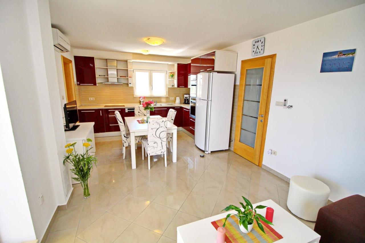 Apartments Gusti ดราเช ภายนอก รูปภาพ