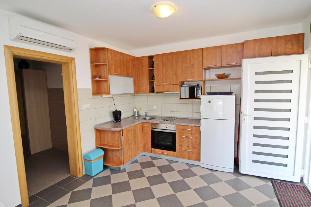 Apartments Gusti ดราเช ภายนอก รูปภาพ