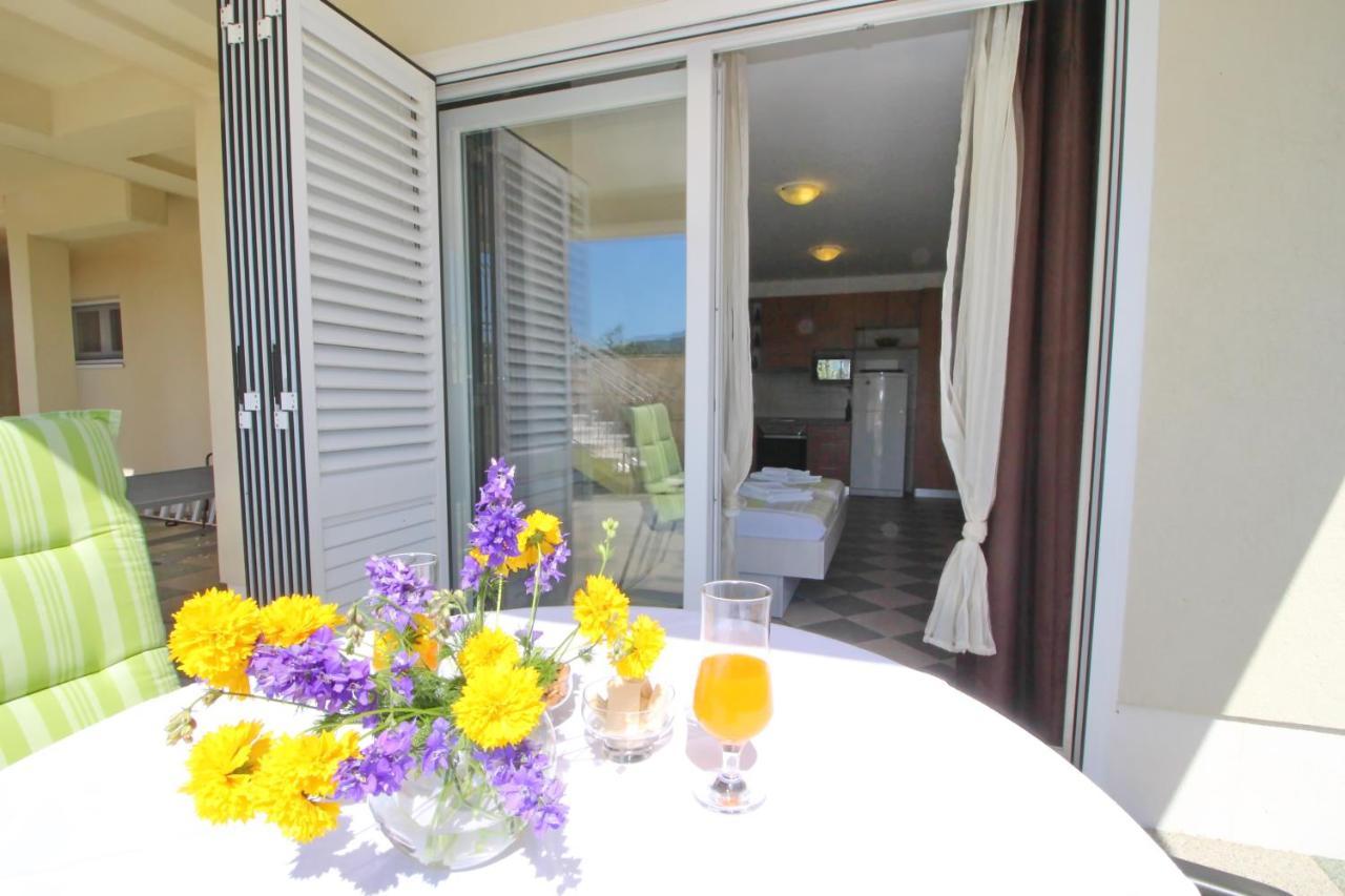 Apartments Gusti ดราเช ภายนอก รูปภาพ